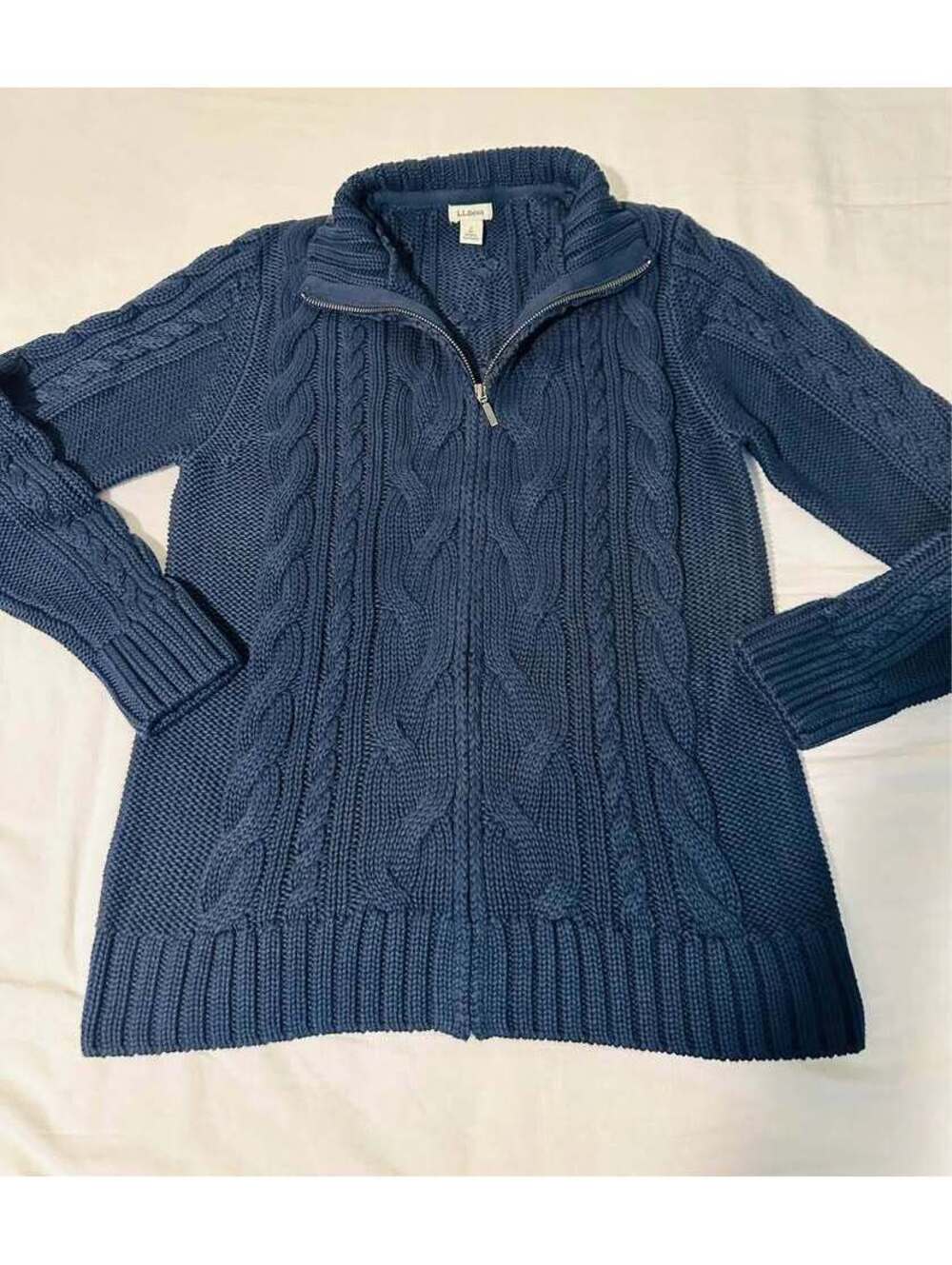 Ll bean Double L Cable Knit Zip Cardigan 
Womens Size Small Used Like New $50